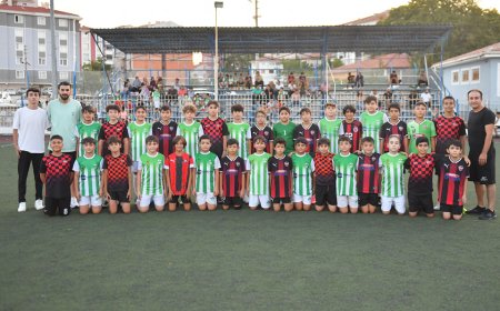 Kırşehirspor Futbol Akademisi ve Minik Kramponlar Dostluk Maçında Karşı Karşıya Geldi