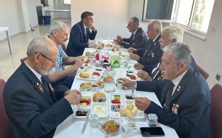 SGK Kırşehir İl Müdürü Hasan Hüseyin Şenlik, Gazilerimizi ve Emeklileri Ağırladı