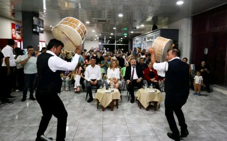 Kırşehir Belediyesi  Abdallar Müzik Topluluğu Afyonkarahisar'da Büyük Beğeni Topladı