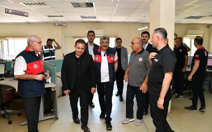Kırşehir Valisi  112 Acil Çağrı Merkezini Ziyaret Etti