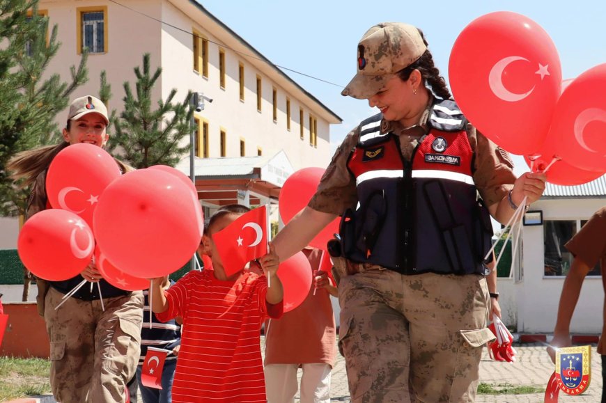 Jandarma Genel Komutanlığı'ndan Öğrencilere Ziyaret