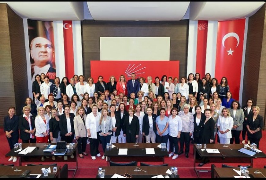CHP Kırşehir Kadın Kolları Genel Merkez'de Toplantıya Katıldı.