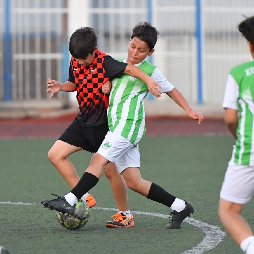 Kırşehirspor Futbol Akademisi ve Minik Kramponlar Dostluk Maçında Karşı Karşıya Geldi