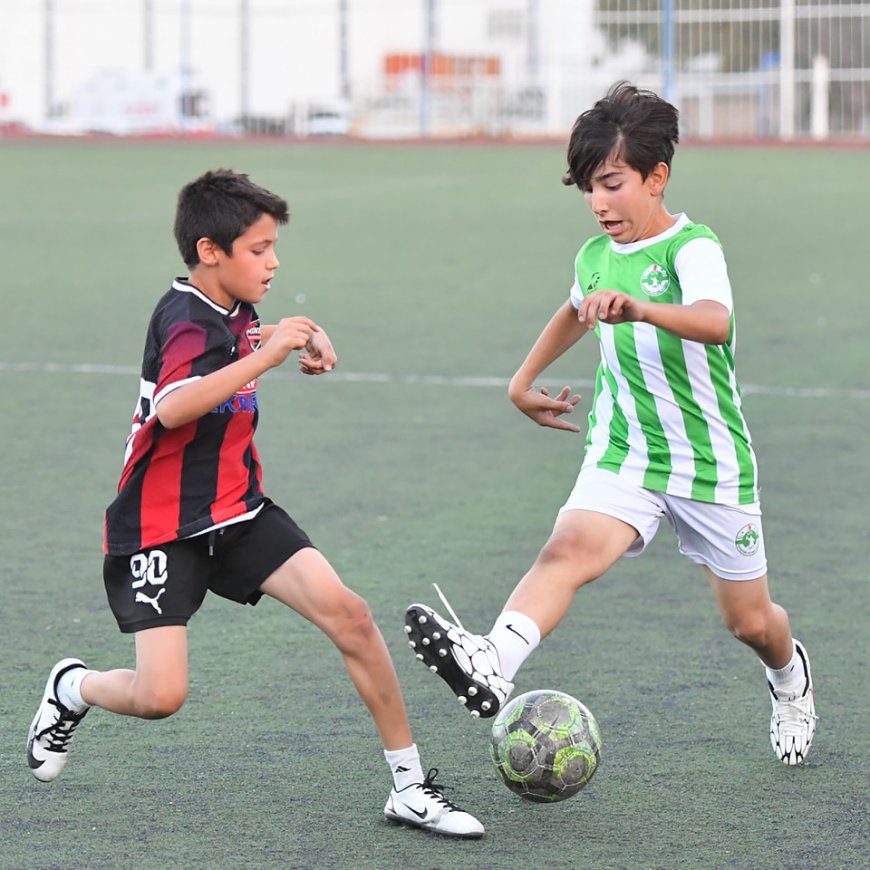 Kırşehirspor Futbol Akademisi ve Minik Kramponlar Dostluk Maçında Karşı Karşıya Geldi