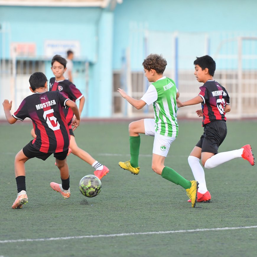 Kırşehirspor Futbol Akademisi ve Minik Kramponlar Dostluk Maçında Karşı Karşıya Geldi