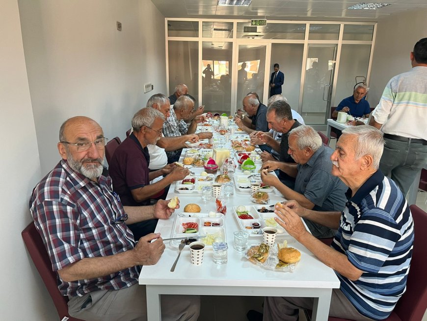 SGK Kırşehir İl Müdürü Hasan Hüseyin Şenlik, Gazilerimizi ve Emeklileri Ağırladı