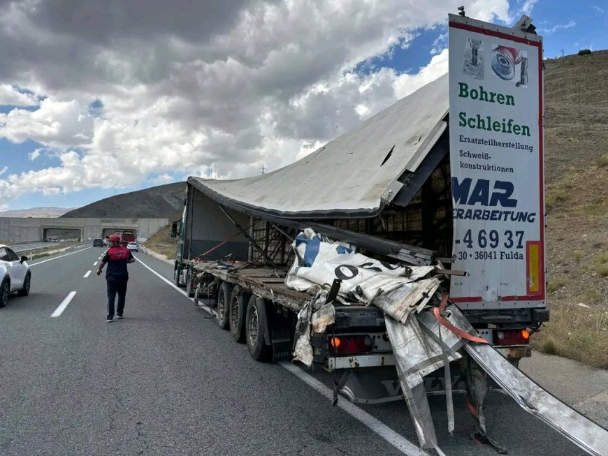 Kırşehir'li Polis Memuru ve Ailesi Trafik Kazası Kurbanı Oldu