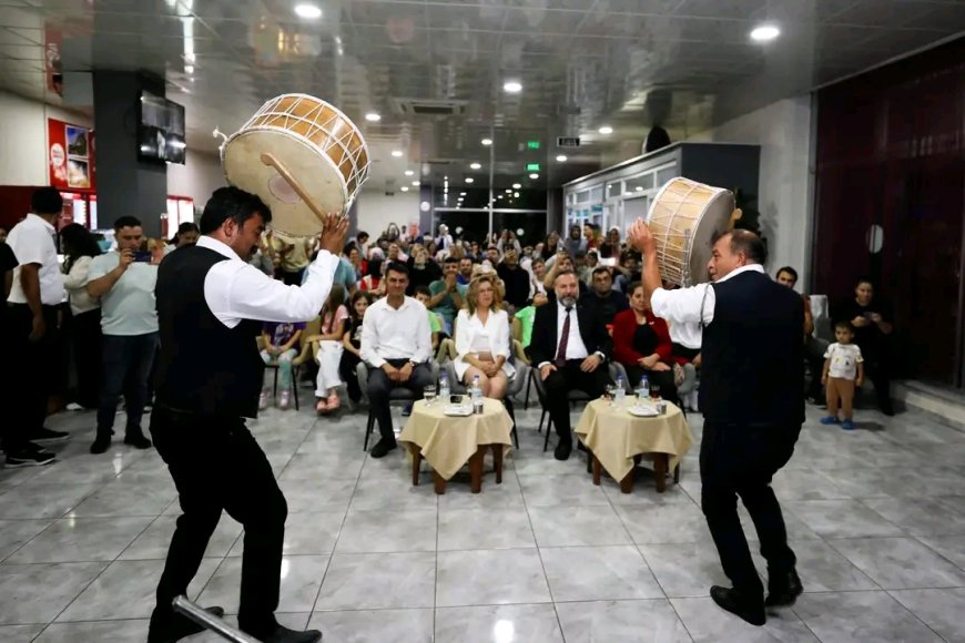 Kırşehir Belediyesi Abdallar Müzik Topluluğu Afyonkarahisar'da Büyük Beğeni Topladı