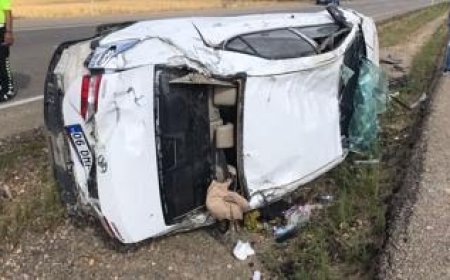 Kırşehir'de Otomobil Takla Attı: Aynı Aileden 5 Kişi Yaralandı