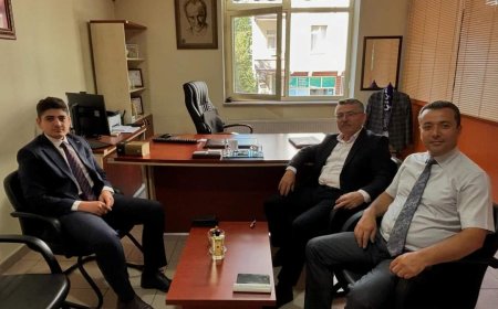 "Kırşehir İl Sivil Toplumla İlişkiler Müdürlüğü İl Müdürü ve İl Göç İdaresi Müdürü’nden Ergün Çoşkun’a Hayırlı Olsun Ziyareti"