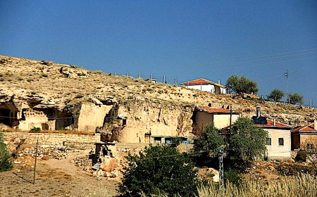 Aksaklı Kilisesi – Aksaklı Köyü, Mucur, Kırşehir