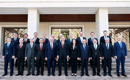 İçişleri Bakanı Yerlikaya, Yeni Atanan 16 Valiyle Bir Araya Geldi: “Vatandaşlarımızın Huzur ve Güvenliği İçin El Birliğiyle Çalışacağız”