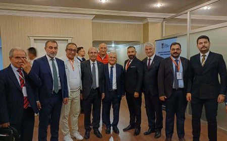 "Bozkırın Tezenesi Neşet Ertaş Anma Programı, Kırşehir'in Kültürel Zenginliğini Kutladı"