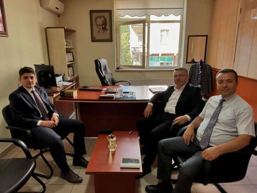 "Kırşehir İl Sivil Toplumla İlişkiler Müdürlüğü İl Müdürü ve İl Göç İdaresi Müdürü’nden Ergün Çoşkun’a Hayırlı Olsun Ziyareti"