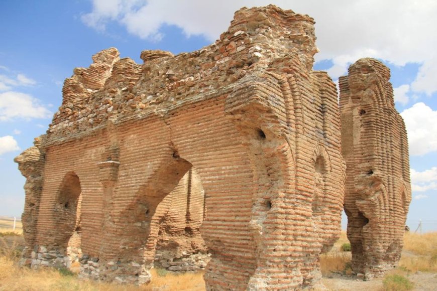 Üç Ayak Kilisesi - Taburoğlu Köyü, Kırşehir