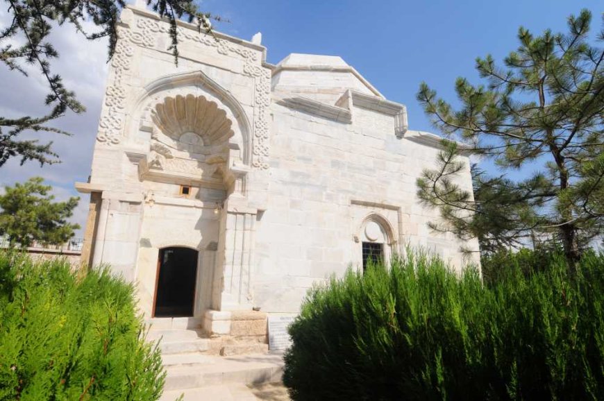 Aşık Paşa Türbesi – Kırşehir
