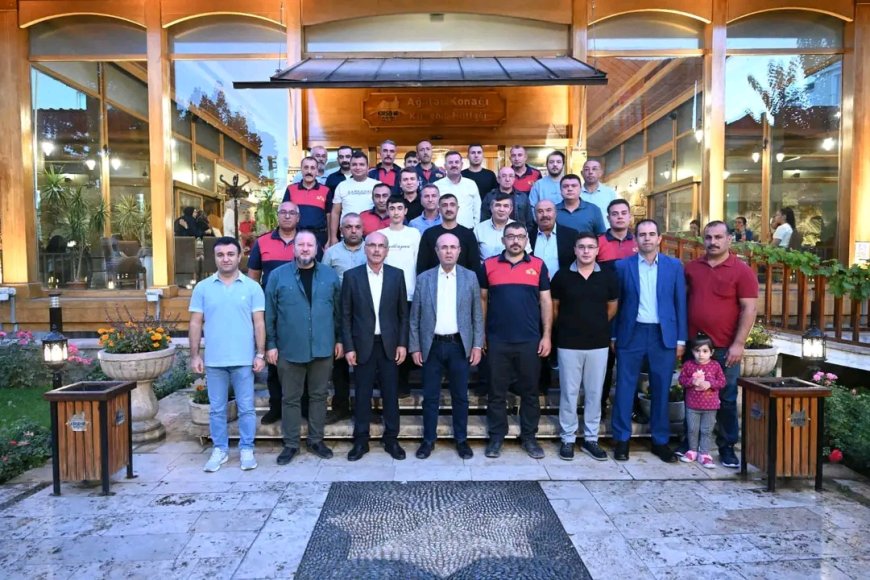 "Belediye Başkanı Ekicioğlu, İtfaiye Haftası'nda İtfaiye Personeliyle Dayanışma Yemeğinde Bir Araya Geldi"