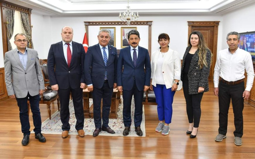 "Beyazay Derneği Kırşehir Şubesi, Valimiz Murat Sefa Demiryürek'i Ziyaret Etti"