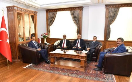 "Kırşehir Ahi Evran Üniversitesi Heyetinden Vali Demiryürek’e Hayırlı Olsun Ziyareti"