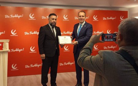 Yeniden Refah Partisi Kırşehir İl Başkanlığı, Genel Başkan Dr. Fatih Erbakan'dan Üstün Başarı Belgesi Aldı.