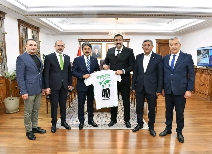 Kırşehir Futbol Spor Kulübü'nden Vali Murat Sefa Demiryürek'e Ziyaret ve Anlamlı Hediye