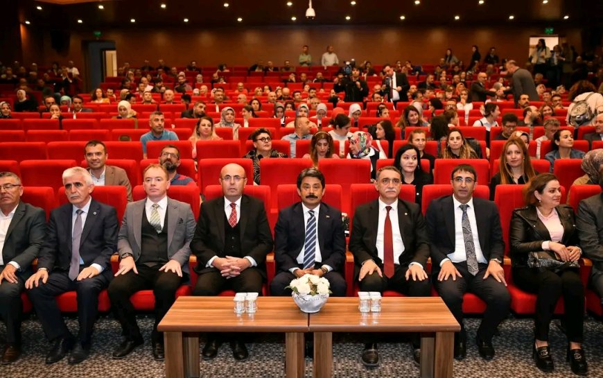 Kırşehir’de 'Öğretmen Akademileri' Programı Açıldı: Vali Demiryürek'ten Eğitimde Başarı Vurgusu
