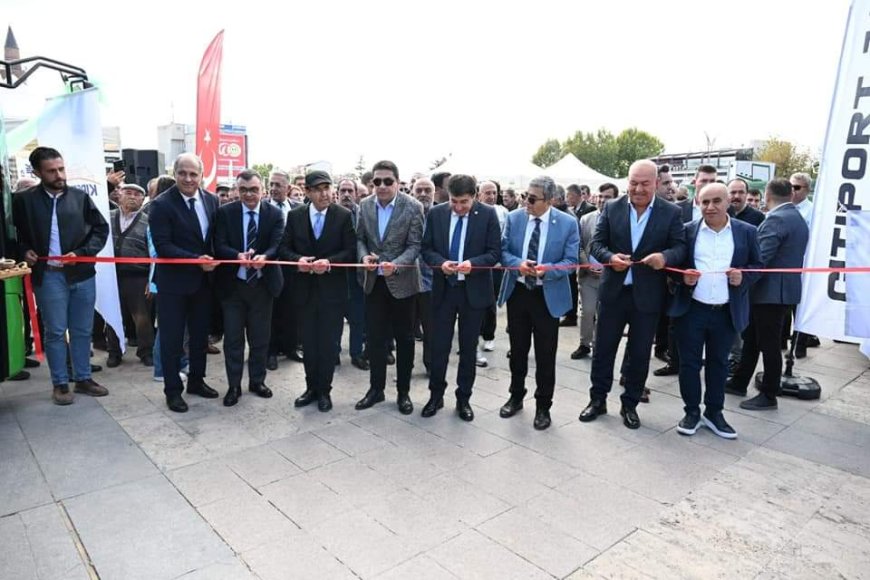 "Kırşehir Belediyesi'nden Ulaşımda Büyük Atılım: Yeni Halk Otobüsleri Törenle Hizmete Girdi"