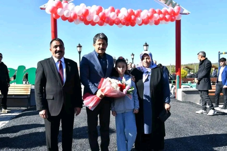 Akçakent’te 4. Meşe Palamudu Festivali Coşkuyla Kutlandı: Yeni Sosyal Tesisler Hizmete Açıldı.