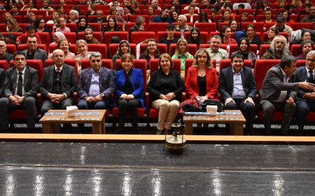 Kırşehir'de Öğretmenler Günü’nde Tarihi Coşku ve Muhteşem Bir Kültür Şöleni! "Sıra Gecesi Tadında Türküler" Konseri Salonu Almadı, Katılım Rekor Kırdı!