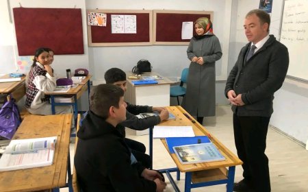 İl Millî Eğitim Müdürü Yasin Gülşen, Öğretmen Ömer Aydın İlk ve Ortaokulunu Ziyaret Etti.