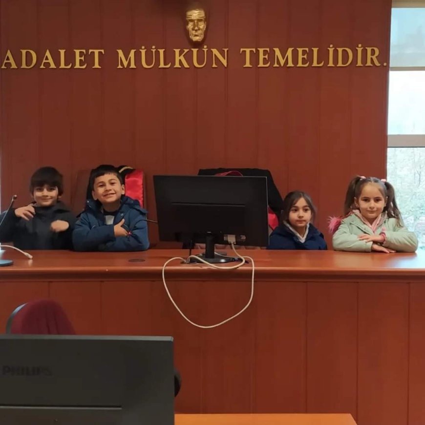 "Minik Öğrenciler Kırşehir Adliyesi'ni Ziyaret Ederek Adalet Kavramını Yerinde Keşfetti."