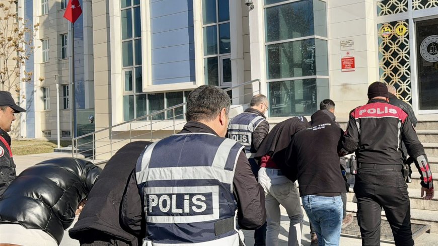 Kırşehir'de Kombi Bakımı Bahanesiyle 1.5 Milyon TL'lik Dolandırıcılık Şebekesi Çökertildi.