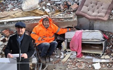 "Kırşehir Belediye Başkanı Selahattin Ekicioğlu: 6 Şubat Depremlerinde Kaybettiğimiz Vatandaşlarımızı Rahmetle Anıyoruz."