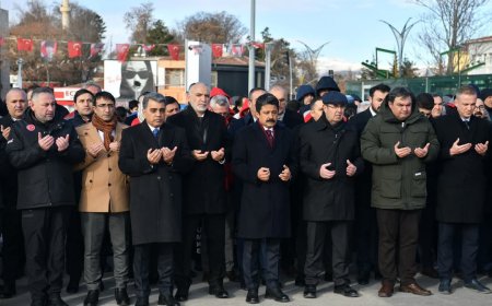 Kırşehir, 6 Şubat Depremlerinde Yitirdiklerine Dualarla Seslendi.