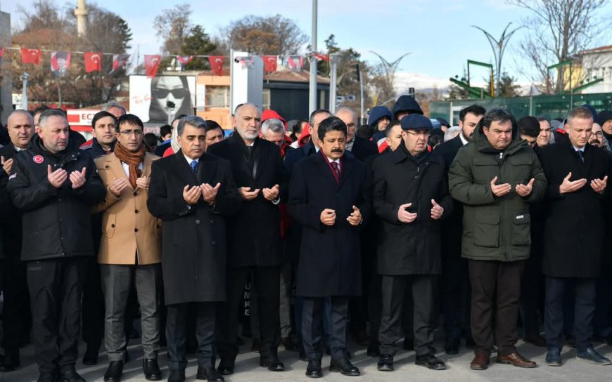 Kırşehir, 6 Şubat Depremlerinde Yitirdiklerine Dualarla Seslendi.