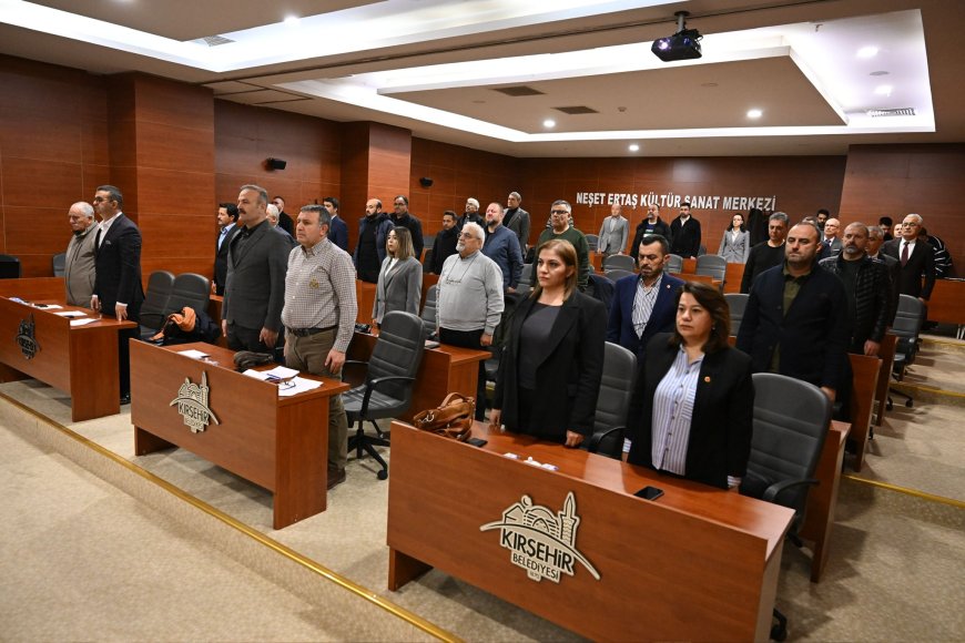 Kırşehir Belediye Meclisi'nde Ak Parti'den MHP'ye Geçiş:5 Meclis Üyesi Yeni Grup Kurdu.